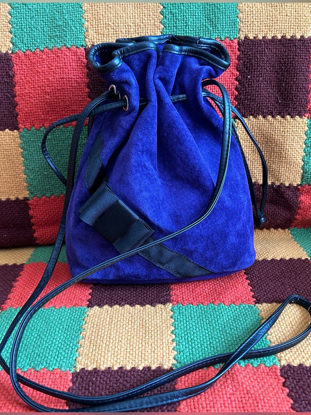 Vintage Lg Simone New York Purple Suede drawstring crossbody bag